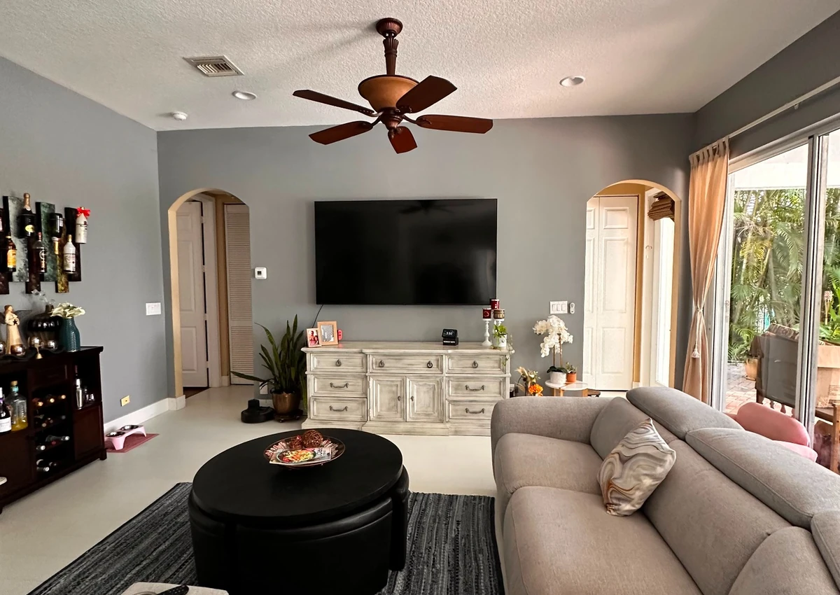 Finished living room repaint